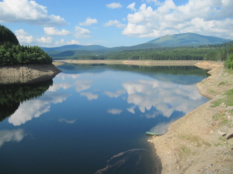 Dieser Stausee befindet sich südlich von Tau Bistra