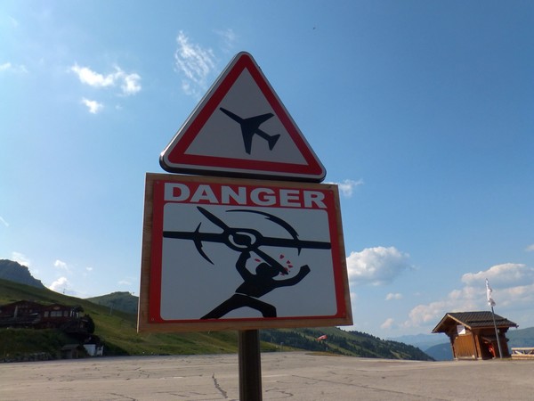 Flugplatz mit FSK18 ??
