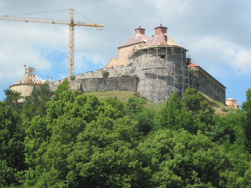 Die Burg bekommt ein neues Kupferdach