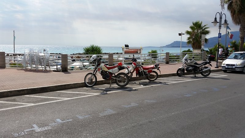 Cafepause an der Strandpromenade.jpg