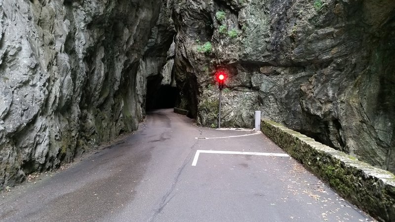 Ampel in Barsaschlucht.jpg
