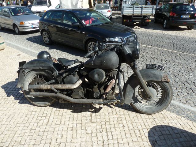 Das meist fotografierte Motorrad in Portugal. Der Besitzer sah ähnlich aus!
