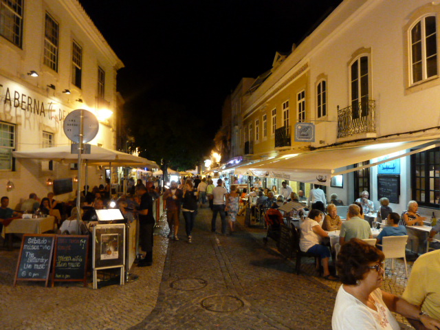 Abends (nachts) in Lagos