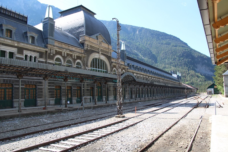 Tour 4/01 Der Bahnhof von Canfranc