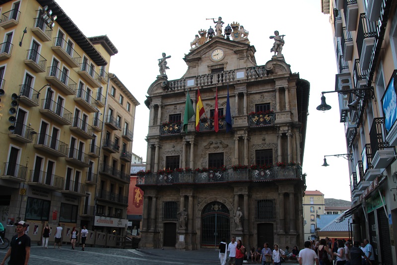 Tour 5/03 Rathaus von Pamplona