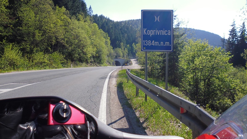 Zur Abwechslung mal mit beleuchtetem Tunnel