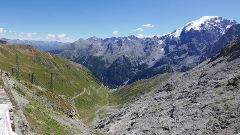 Das Stilfser Joch heute mit zuviel Verkehr!