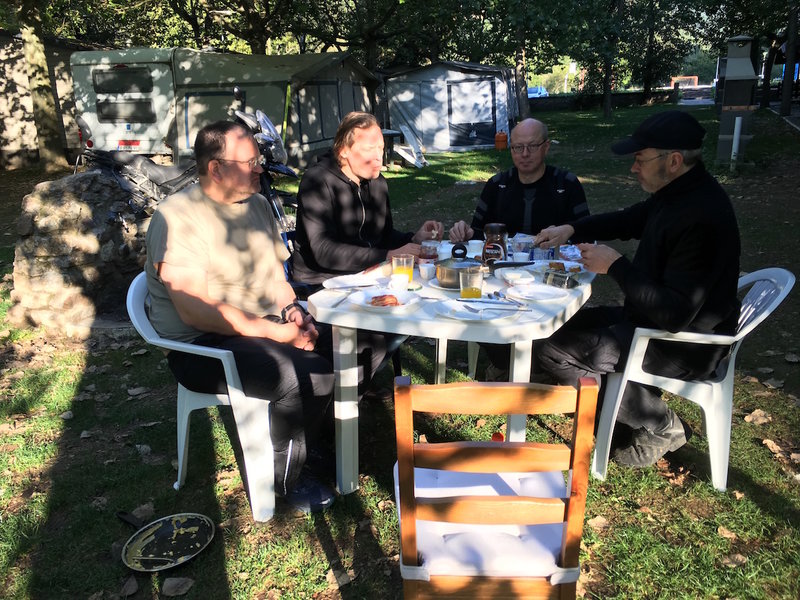 2016-09-12_0900_Frühstück.JPG