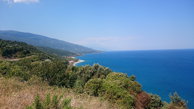 das Ägäische Meer auf der rechten Seite ...