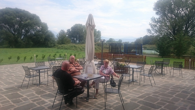 Terrasse beim Hotel