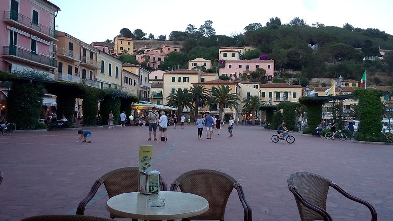 Aussicht von unserer Lieblingsbar in Porto Azzurro.jpg