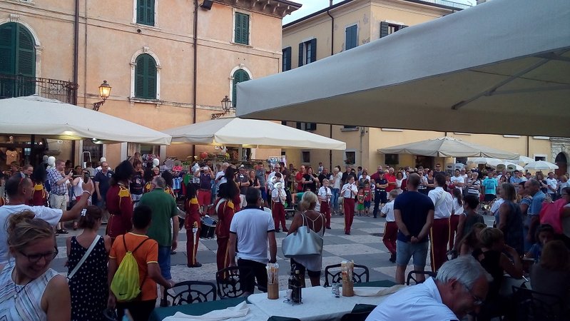 Auftritt Blasmusik Lazise.jpg