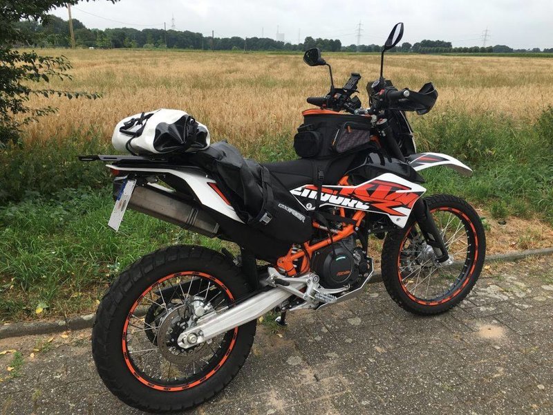 KTM-690R-1.jpg
