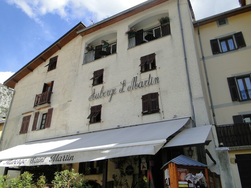 comp_DSC01137.jpg (269.25 KiB) 2421 mal betrachtet Hier läßt es sich gut speisen und preiswert übernachten