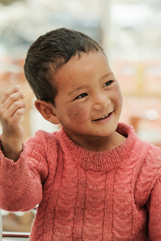 Etwas was mich auf der Reise immer wieder fasziniert hat: Die Kinder die mit dem einfachsten Mitteln jede Menge Spaß haben.