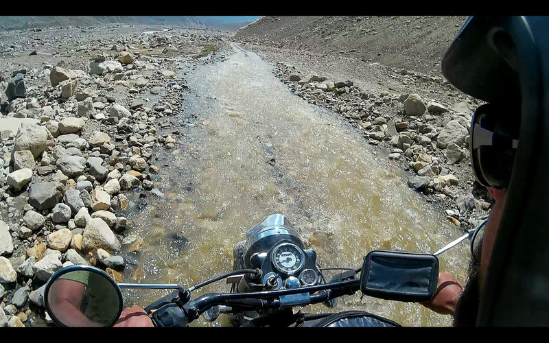 Die &quot;Straße&quot; zwischen Spiti Valley und Keylong. Ich war am Anfag richtig nervös, durch so etwas durchzufahren, aber habe mich dann doch daran gewöhnt.