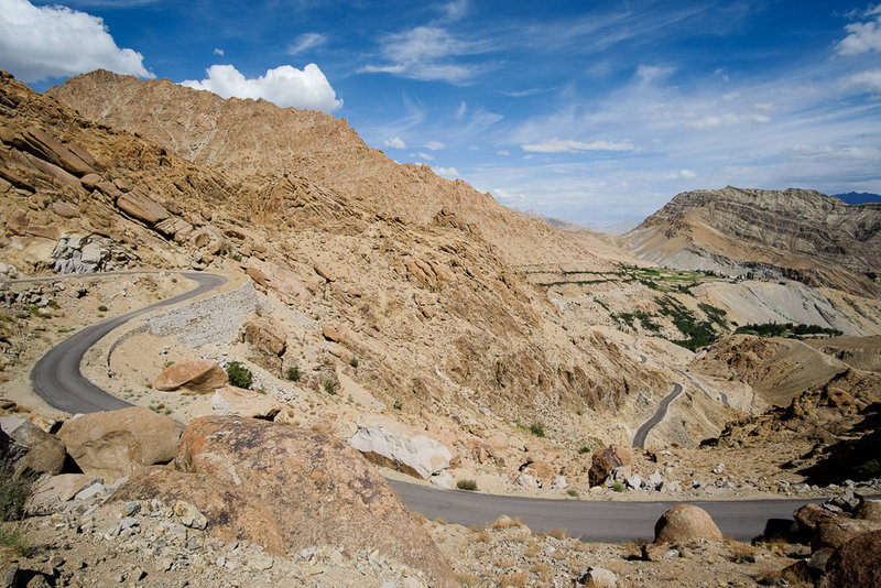 einer der schönsten betonierten Straßen in Laddakh