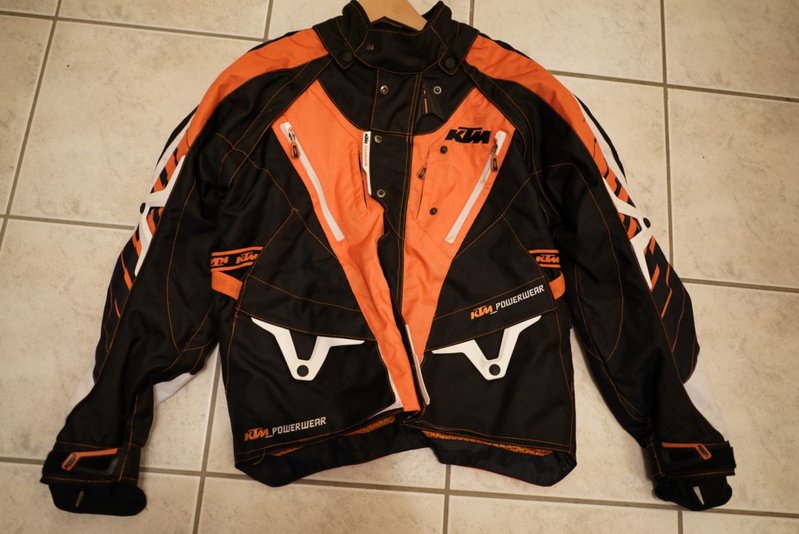 KTM-Jacke-1.jpg