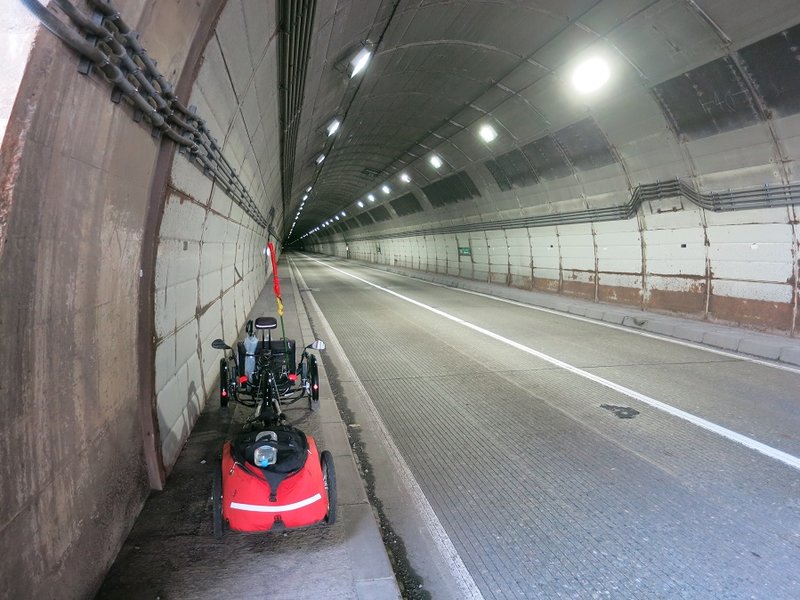 Tunnel1.jpg