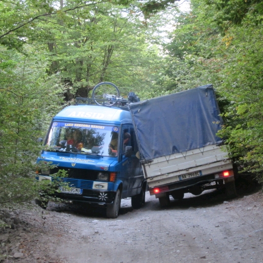 Mit Gegenverkehr ist jederzeit zu rechnen.