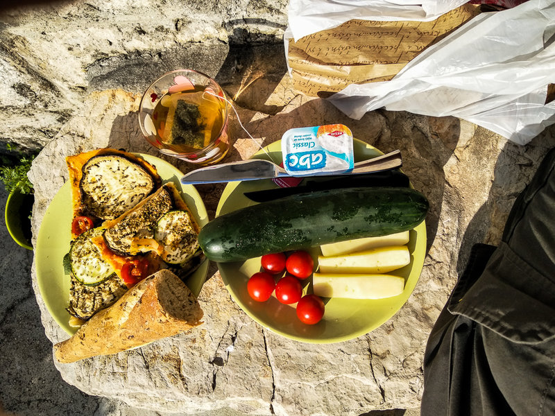 Das Frühstück mit frischem Gemüse von der Vermieterin