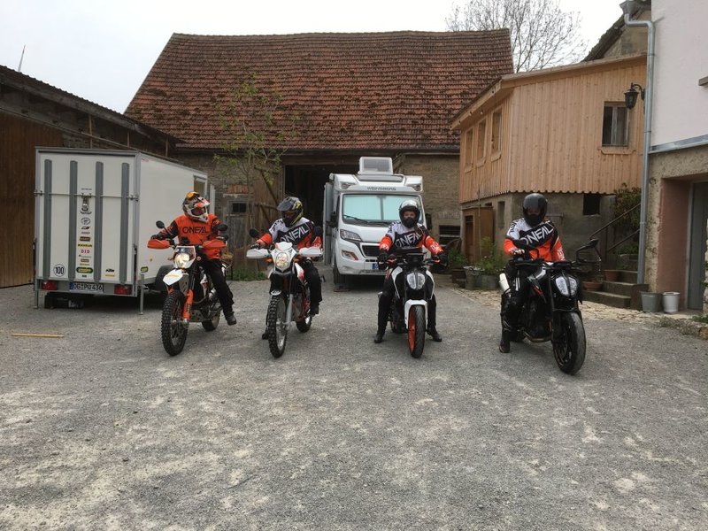24-Ready to race.jpg