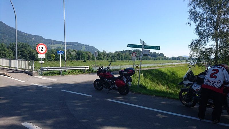 ... und am westl. Punkt österreichs, mit dem Rhein als Grenzfluss