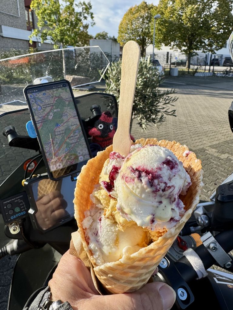 SamsungS10-b1.jpg