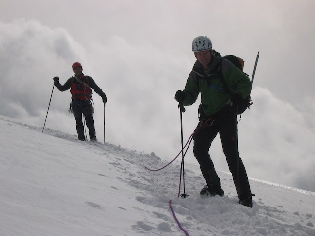 2007-Ortler2905-Abstieg Gipfel.JPG