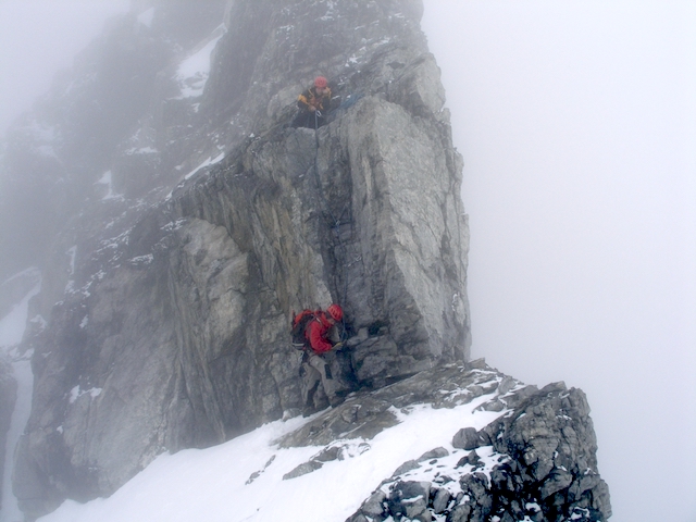 2007-Ortler Hintergrat-009 - Schlüsselstelle Aufstieg.jpg