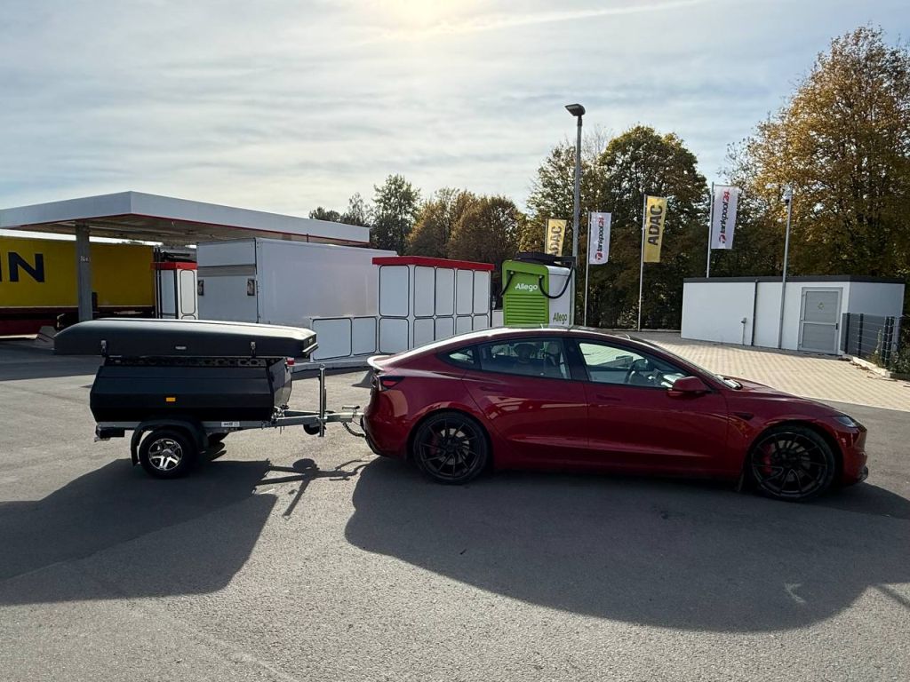 Tesla-Stema-Retro-1.jpg