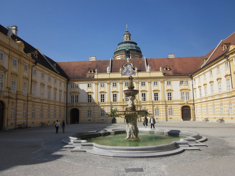 Stift Melk.JPG
