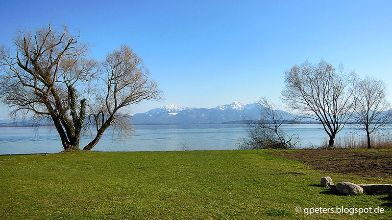 Blcik von der Fraueninsel zum Alpenrand