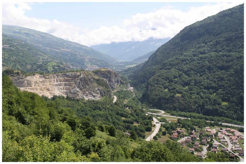 Montgirod - Blick auf den Steinbruch von Centron