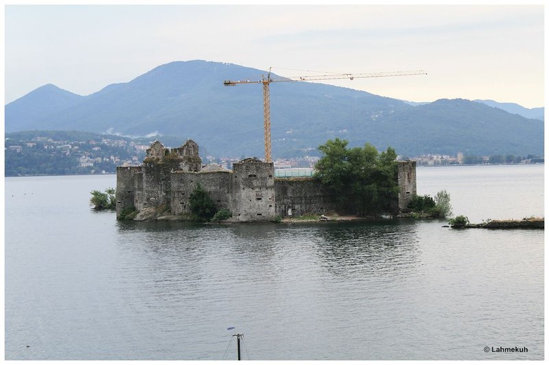 2013-00565kompr.jpg (144.63 KiB) 3827 mal betrachtet SS34 - Blick auf das Castillo di Cannero