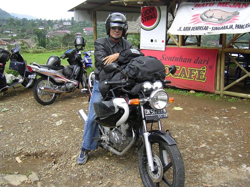 Bali durch die Berge nahe Sekumpul