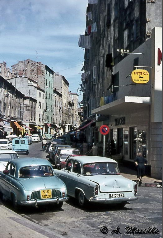 Renault Dauphine Kopie.jpg